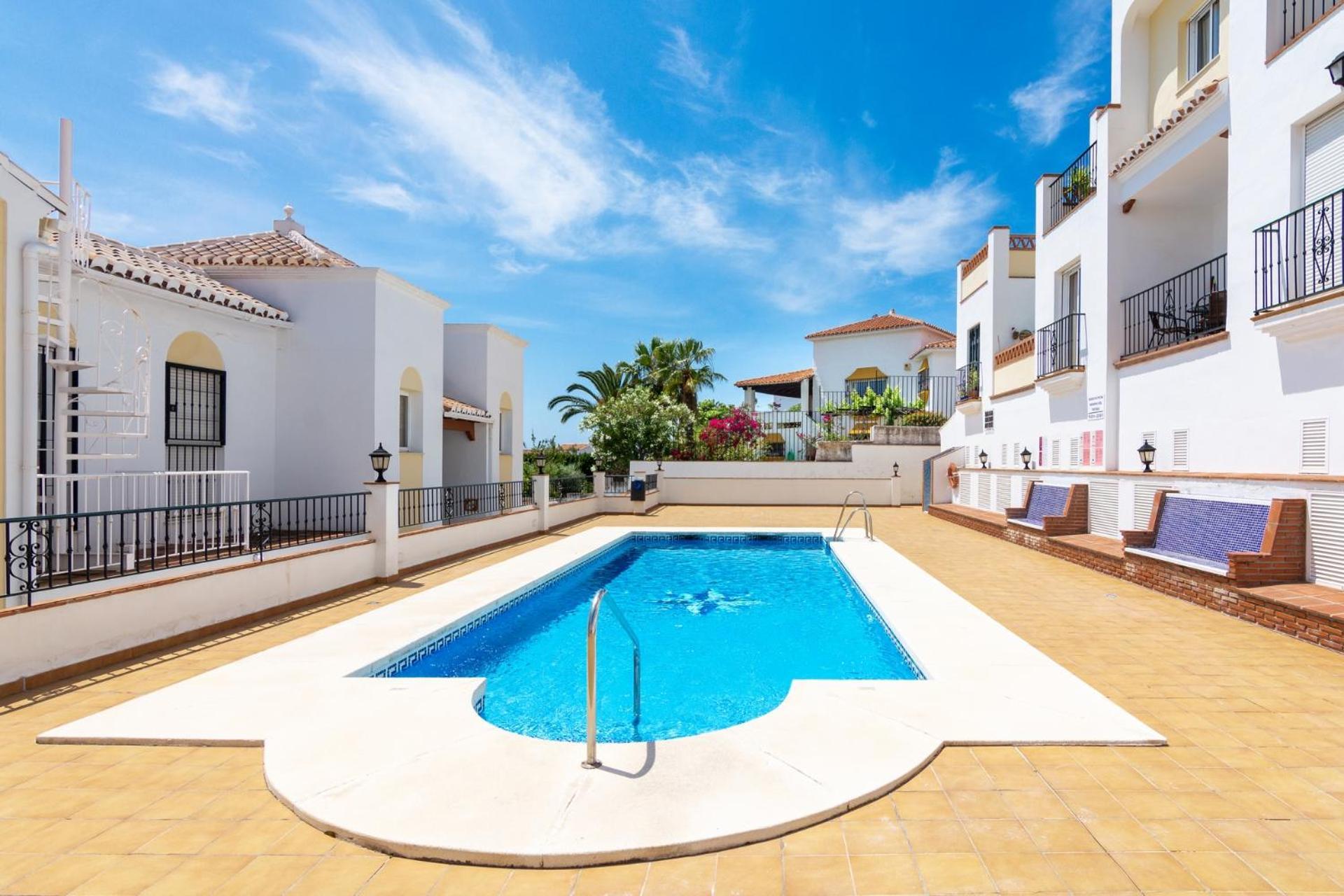 Apartamento Chimenea Playa - 2 Dormitorios Y Terraza نيرخا المظهر الخارجي الصورة