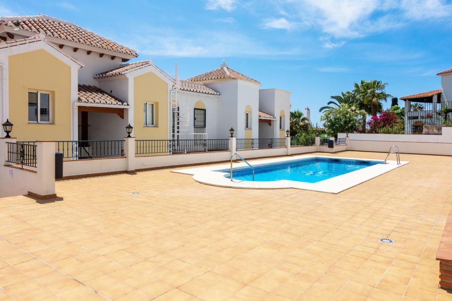 Apartamento Chimenea Playa - 2 Dormitorios Y Terraza نيرخا المظهر الخارجي الصورة
